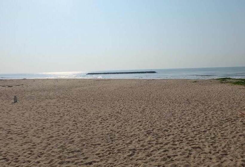 Отель Chez Nous Boutique Resort