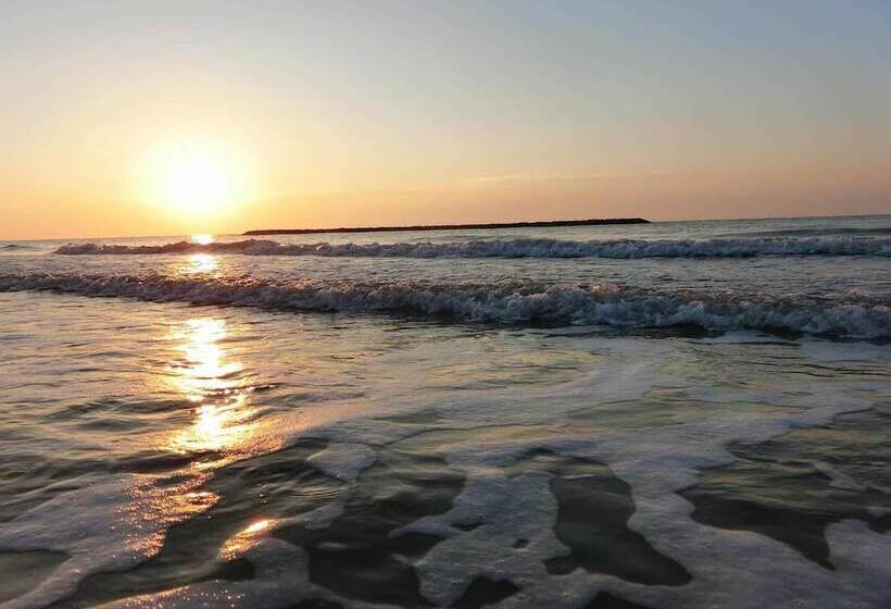 Отель Chez Nous Boutique Resort