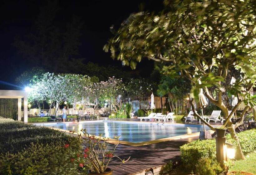 Отель Chez Nous Boutique Resort