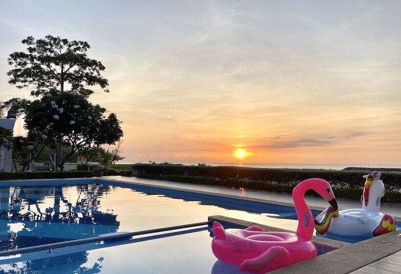 Отель Chez Nous Boutique Resort