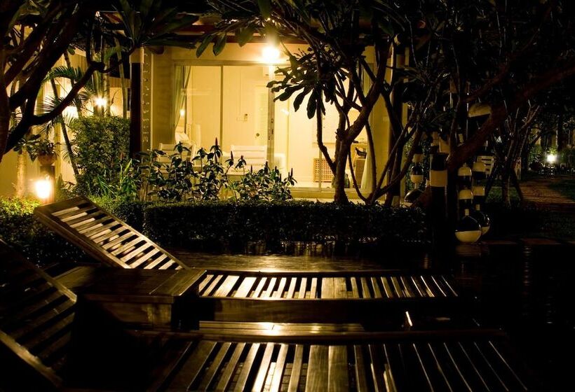 Отель Chez Nous Boutique Resort