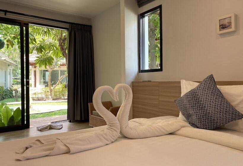 Отель Chez Nous Boutique Resort