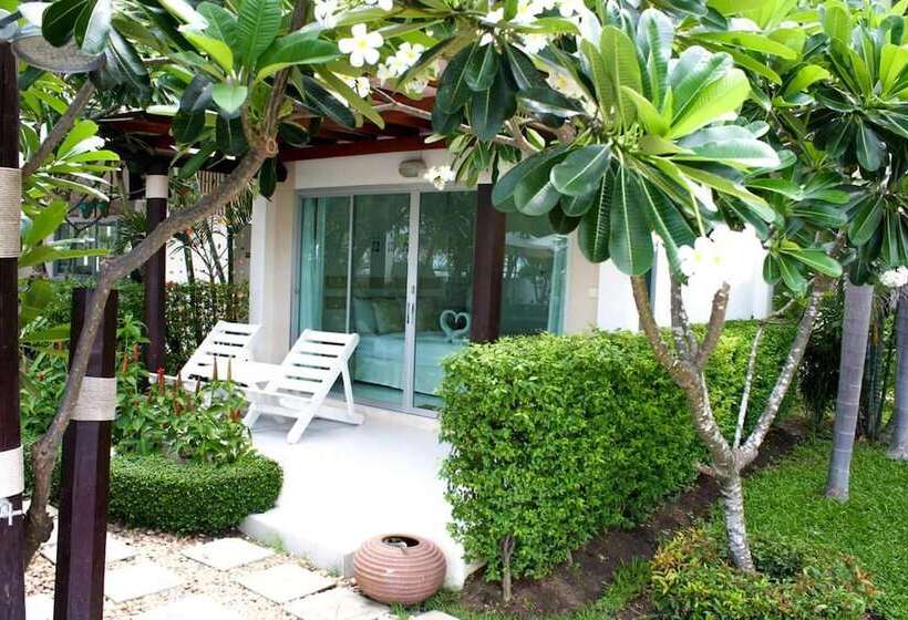 Отель Chez Nous Boutique Resort