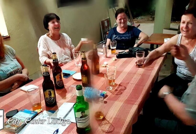 호텔 City Center Lodge