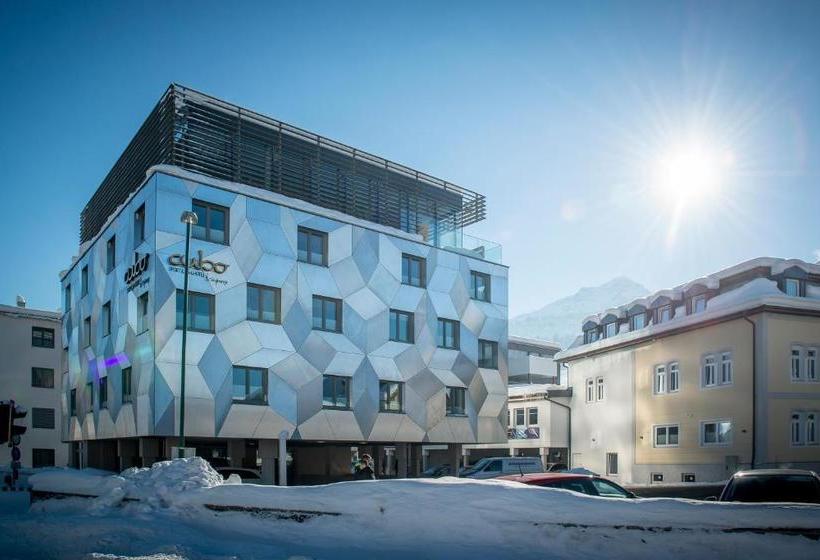 Отель Cubo Sport & Art