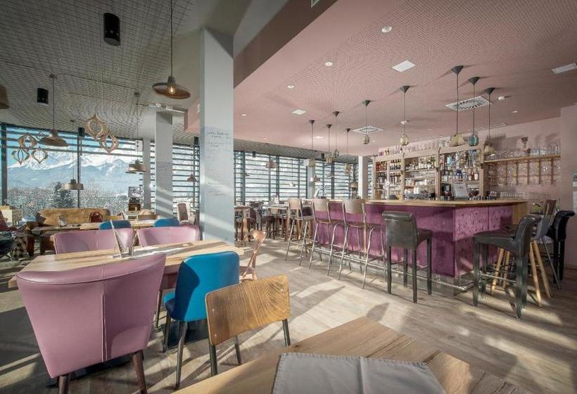 Отель Cubo Sport & Art