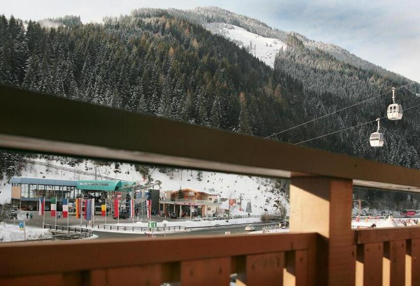 ホテル Eder Michaela