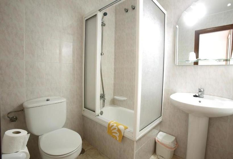 هتل Hostal San Roque