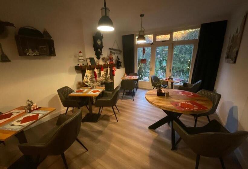 هتل Pension Auberge De Dael