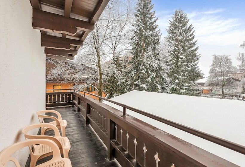 בית מלון כפרי Pinzgauerhof Ski & Bike   Inclusive Evening Dinner