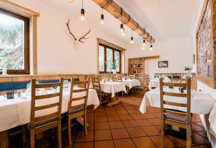 בית מלון כפרי Pinzgauerhof Ski & Bike   Inclusive Evening Dinner