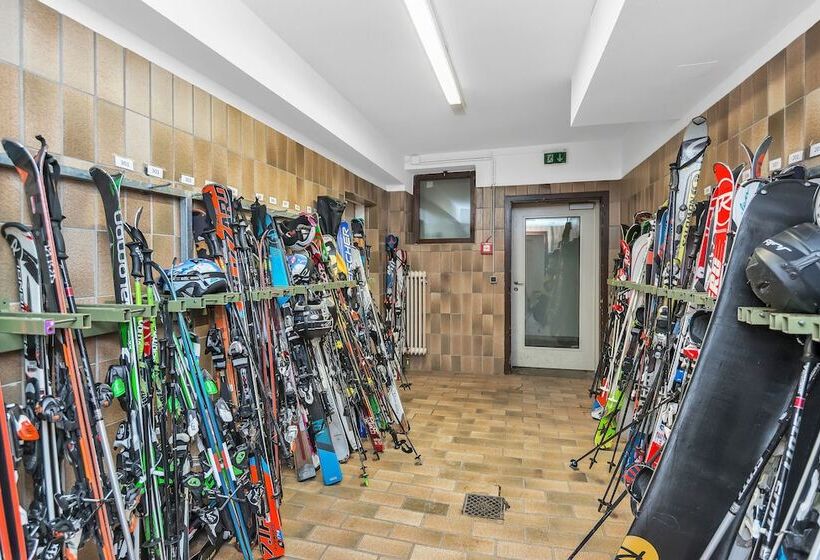 בית מלון כפרי Pinzgauerhof Ski & Bike   Inclusive Evening Dinner