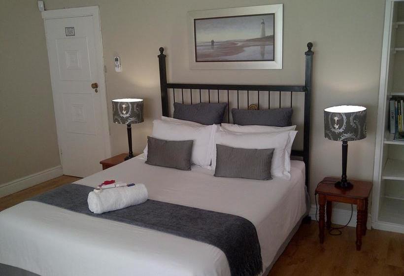 Отель Red Tudor B&b