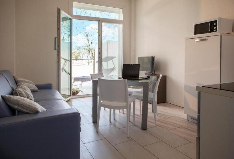 هتل Residence Sunrise Cesenatico