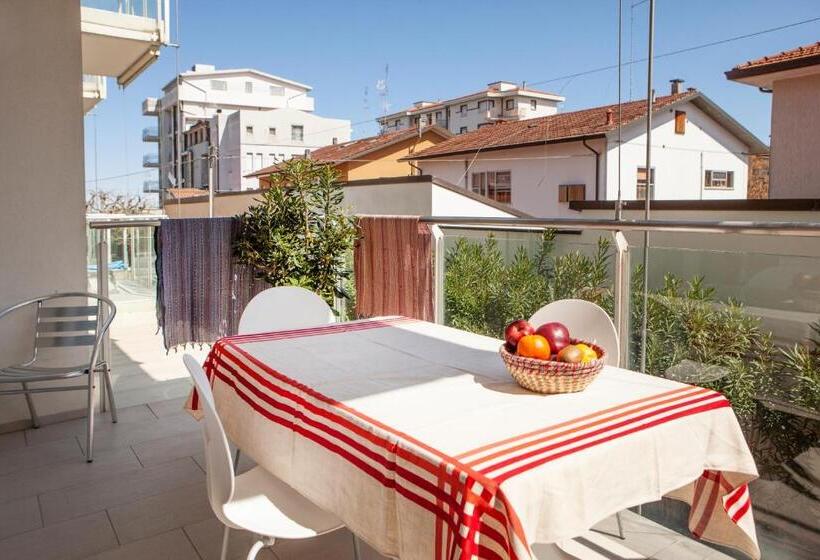 هتل Residence Sunrise Cesenatico