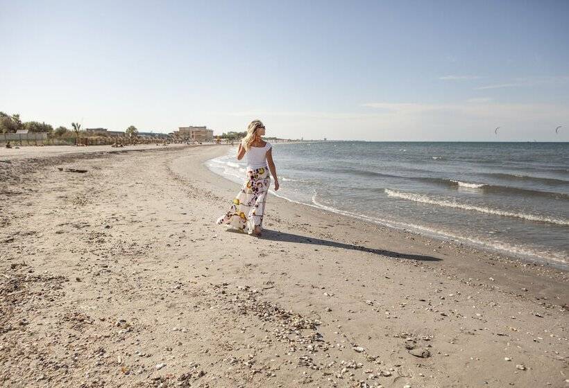 هتل Residence Sunrise Cesenatico