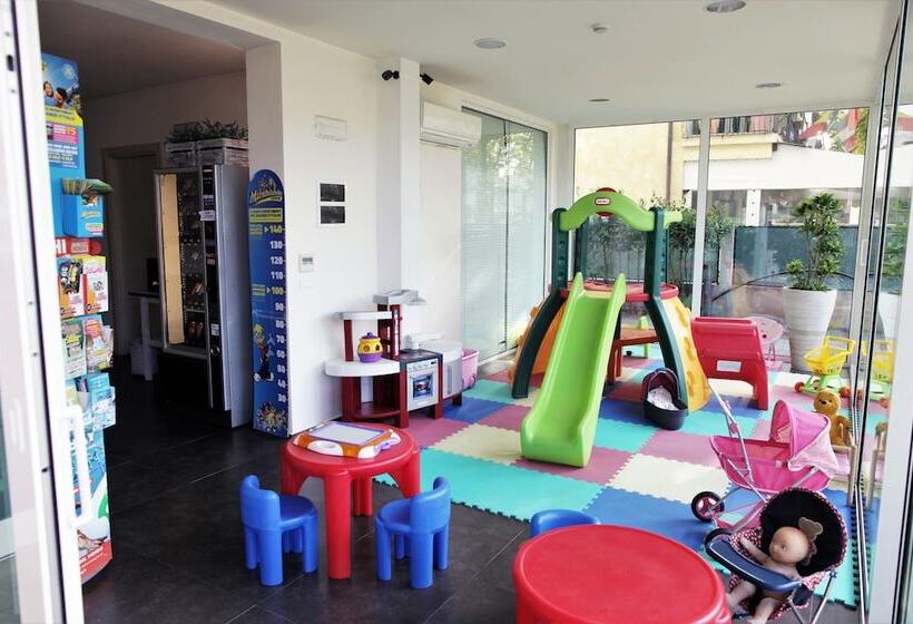 هتل Residence Sunrise Cesenatico