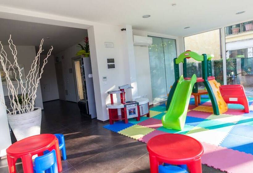 هتل Residence Sunrise Cesenatico