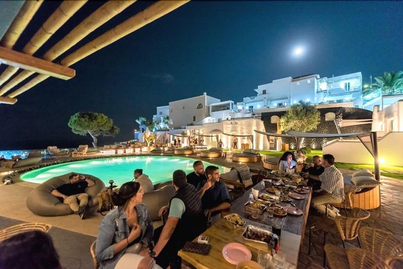 هتل San Marino Suites By Calm Collection