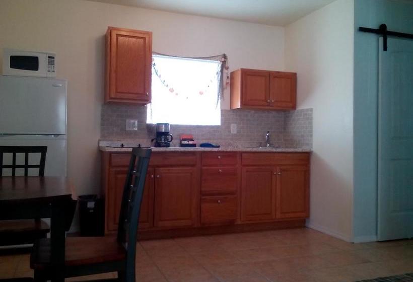 בית מלון כפרי The Bungalows