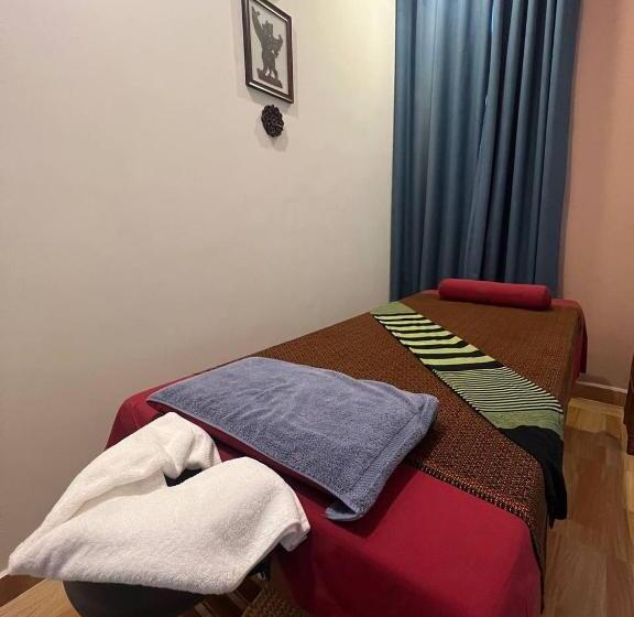 فندق The Moon Kampot Boutique