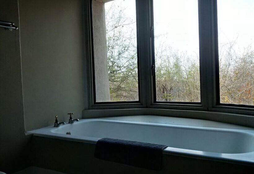 בית מלון כפרי Tingala Lodge