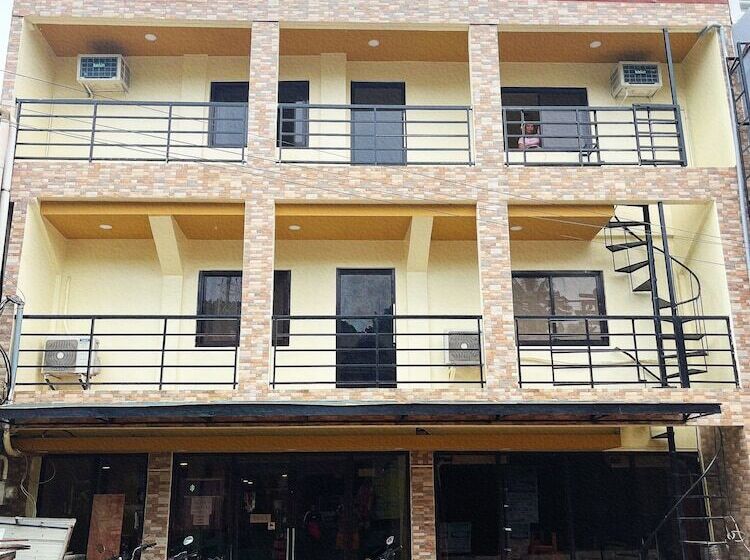 هتل Zuric Pension House