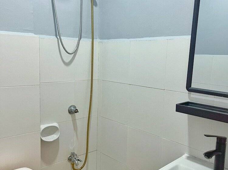 هتل Zuric Pension House