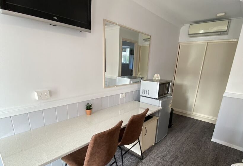 모텔 Centre Point Midcity Motor Inn