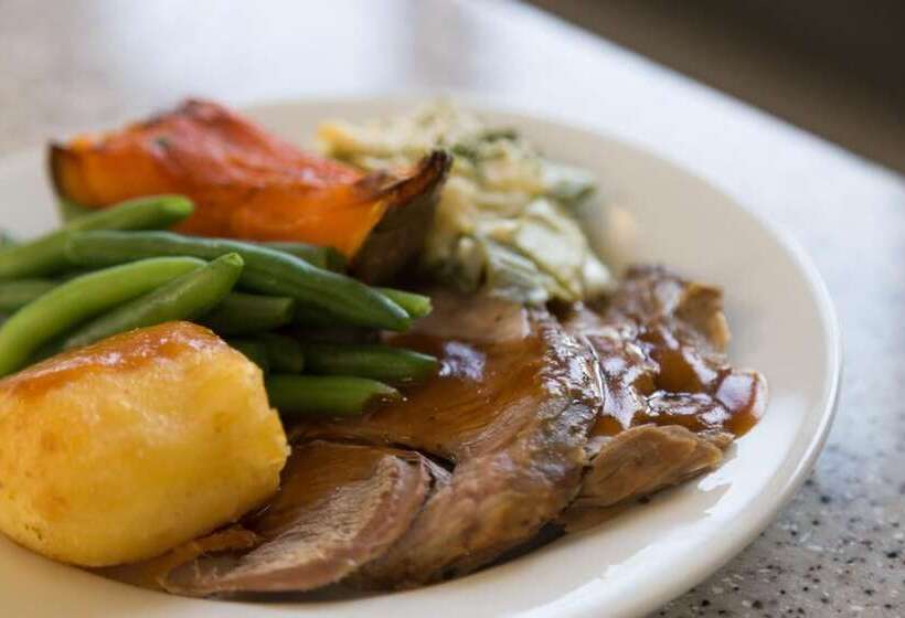 汽车旅馆  Racecourse Hotel And Motor Lodge