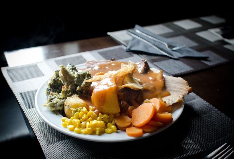 汽车旅馆  Racecourse Hotel And Motor Lodge