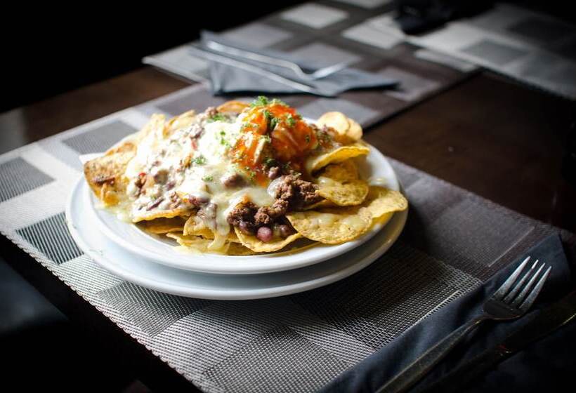 汽车旅馆  Racecourse Hotel And Motor Lodge