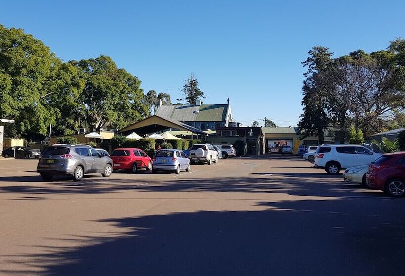 מוטל Royal Hotel Singleton