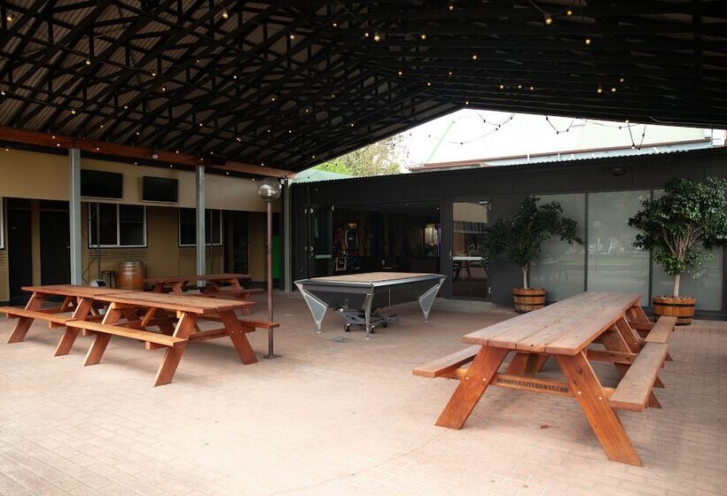 מוטל Royal Hotel Singleton