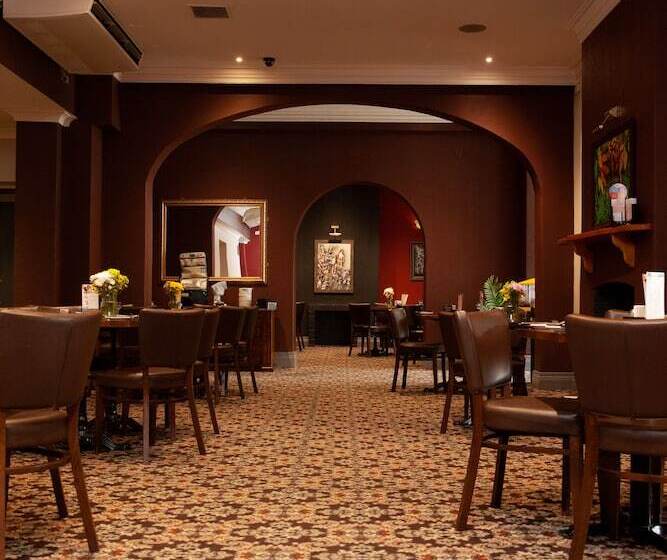מוטל Royal Hotel Singleton