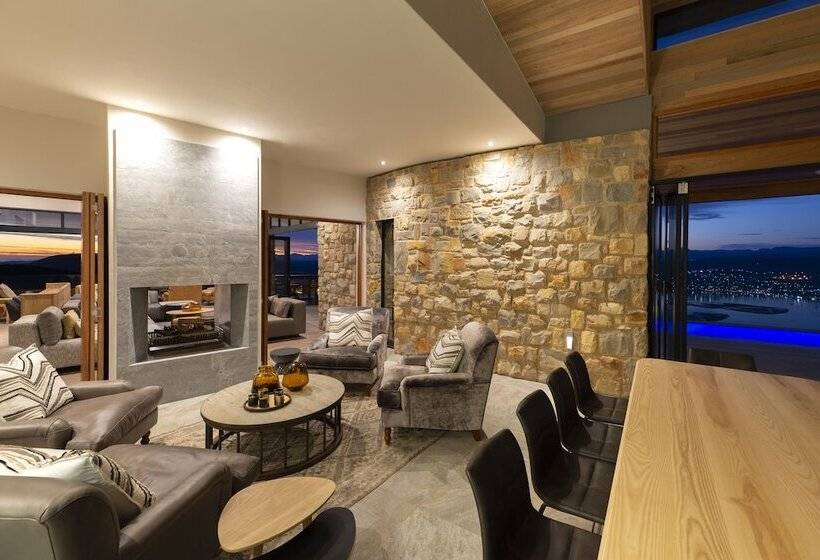 پانسیون Alkira Lodge