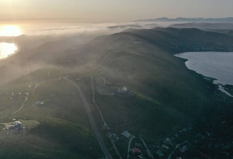 پانسیون Alkira Lodge