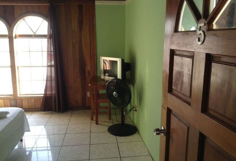 بنسيون Amelia Guest House