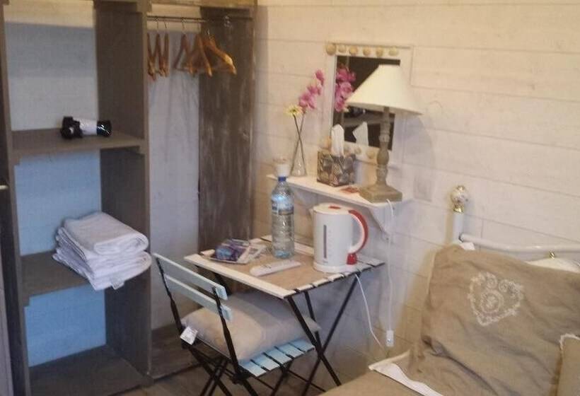 פנסיון Aux Délices D'elise