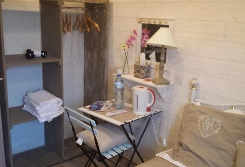 פנסיון Aux Délices D'elise