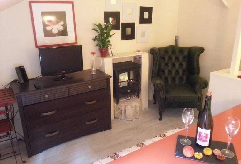 פנסיון Aux Délices D'elise