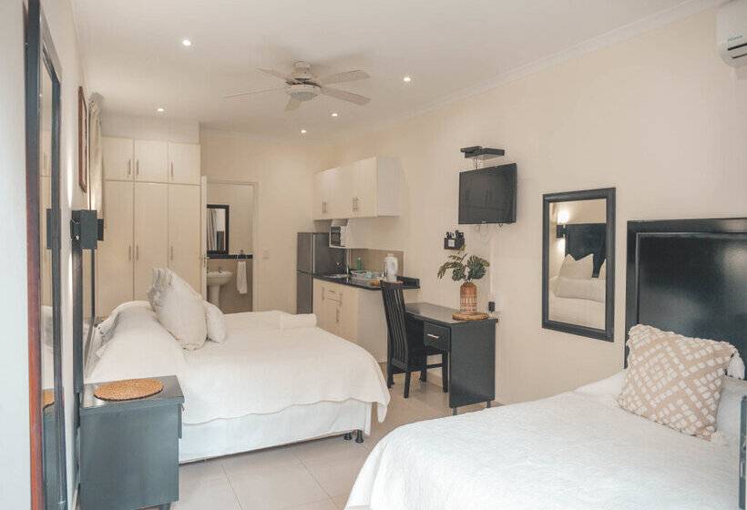 膳宿费 Beside Still Waters Boutique