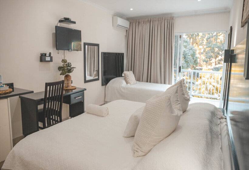 膳宿费 Beside Still Waters Boutique