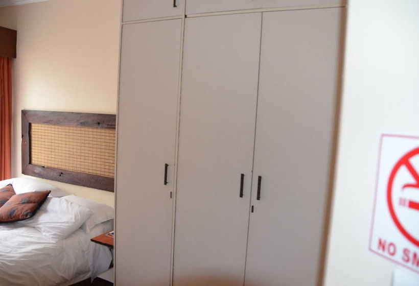 펜션 El Cazador Guest House