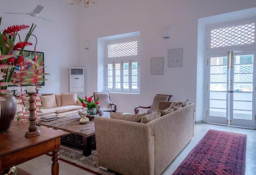 膳宿费 Fifty Lighthouse Street