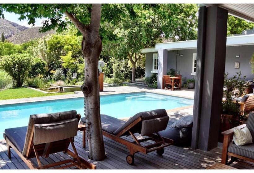 بنسيون In Abundance Guest House