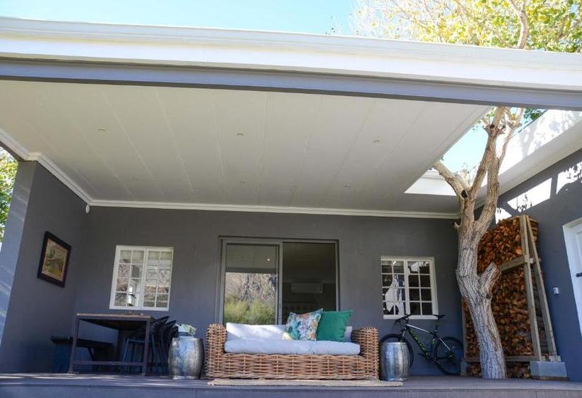 بنسيون In Abundance Guest House