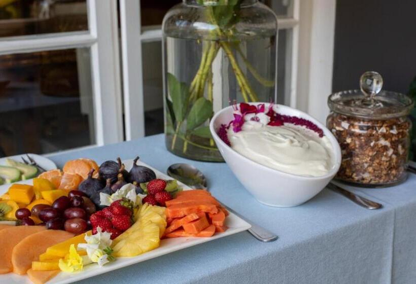 بنسيون In Abundance Guest House