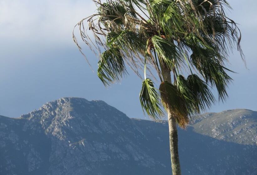 פנסיון Langeberg Guest Lodge