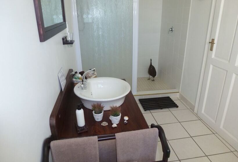 פנסיון Langeberg Guest Lodge